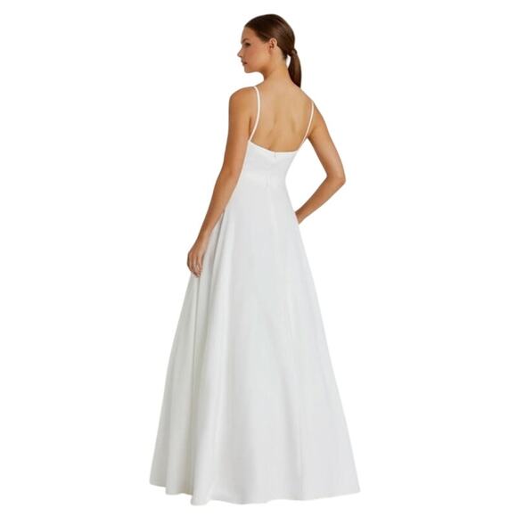 MAC DUGGAL Dress Size 2 Evening Gown White Classic A-Line V-Neck NEW Pockets - Picture 3 of 8